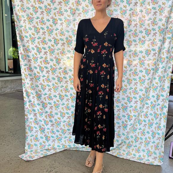 Her style crinkle rayon short sleeve midi dress size small - Picture 1 of 6